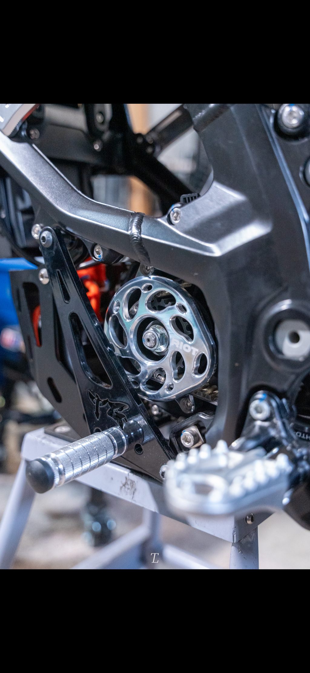 Surron Ultra Bee Motor Cover — Billet Aluminum, 5-Axis CNC