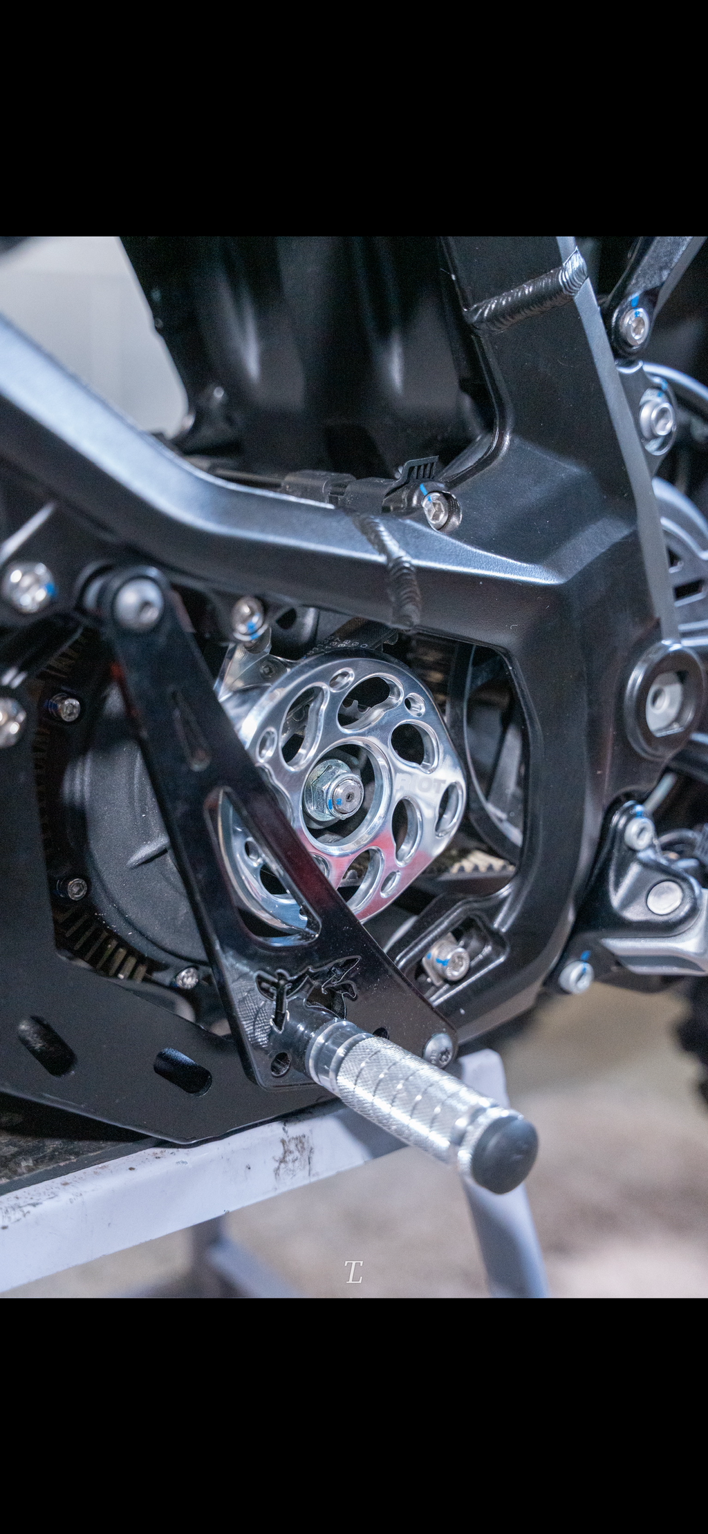 Surron Ultra Bee Motor Cover — Billet Aluminum, 5-Axis CNC
